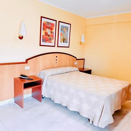Hotel Alameda Villaviciosa  Εξωτερικό φωτογραφία
