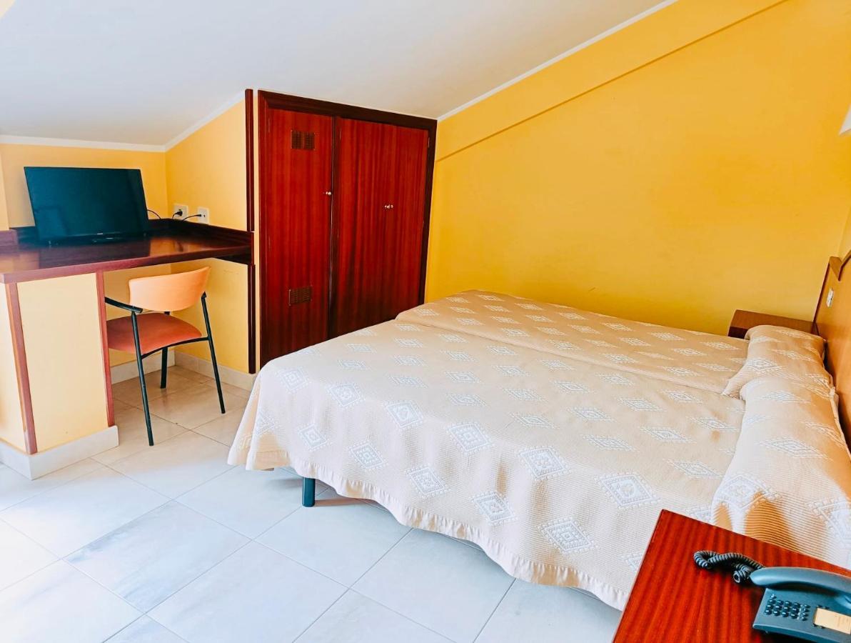 Hotel Alameda Villaviciosa  Εξωτερικό φωτογραφία
