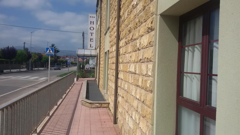 Hotel Alameda Villaviciosa  Εξωτερικό φωτογραφία