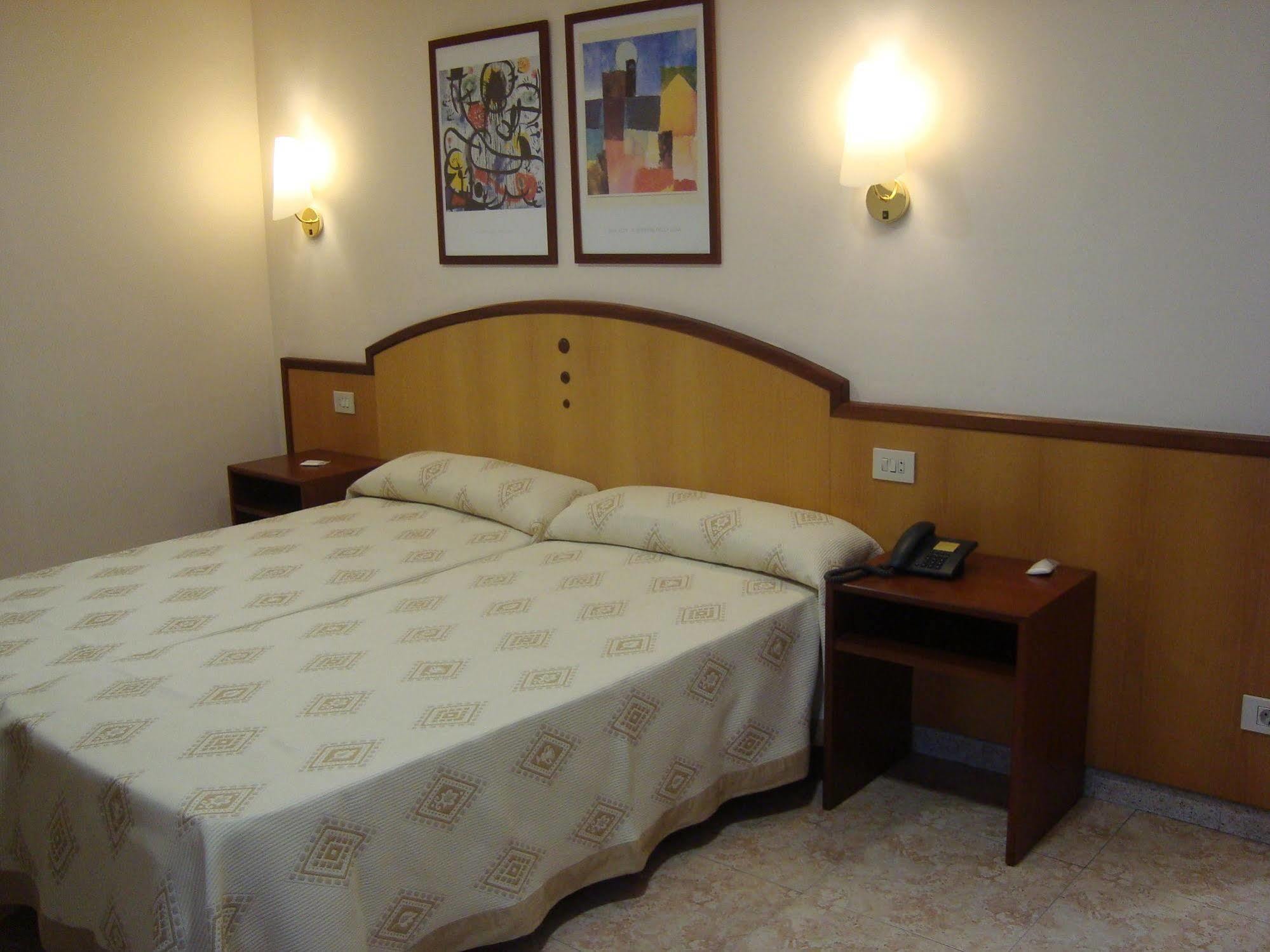 Hotel Alameda Villaviciosa  Εξωτερικό φωτογραφία