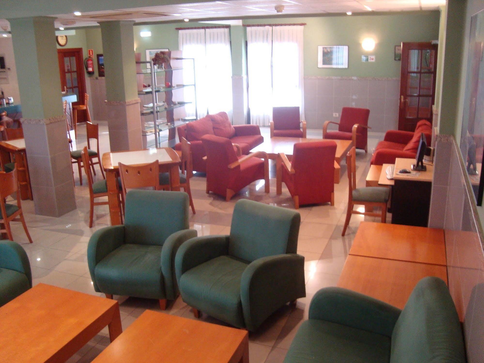 Hotel Alameda Villaviciosa  Εξωτερικό φωτογραφία